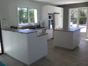 Agencements J.P.M – Cuisines, dressings et placards sur mesure. à Six-Fours-les-Plages