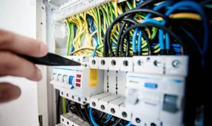 AED ELECTRICITE – Rénovation – Mise en conformité – Dépannage – Prise de charge véhicule – volet roulant à Palavas-les-Flots
