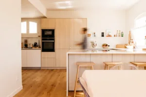 BAYO Interior – Cuisine, dressings, bibliothèques et agencements sur-mesure – Architecture d’intérieur à Saint-Raphaël