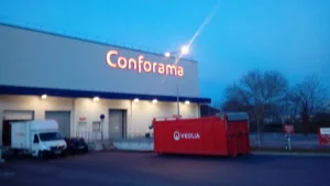 Dépôt Conforama Tourville à Cléon