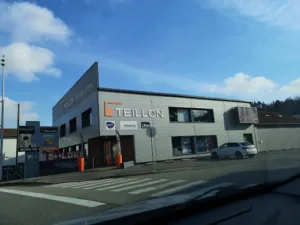 Meubles Teillon – Salon – Cuisine à Domarin