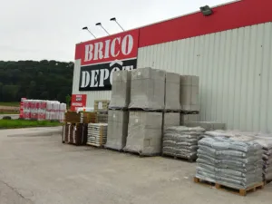 Brico Dépôt Cour des matériaux à Chalezeule