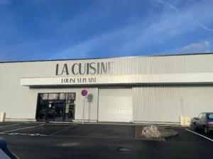 La Cuisine Valenciennes by Louise Verlaine à Petite-Forêt
