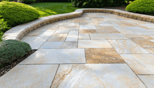 Créer une terrasse accueillante et durable commence par le choix des dalles. Le marché offre un éventail de matériaux, chacun avec ses caractéristiques spécifiques. Pour ne pas se tromper, il est essentiel d’analyser votre budget, votre mode de vie et […]